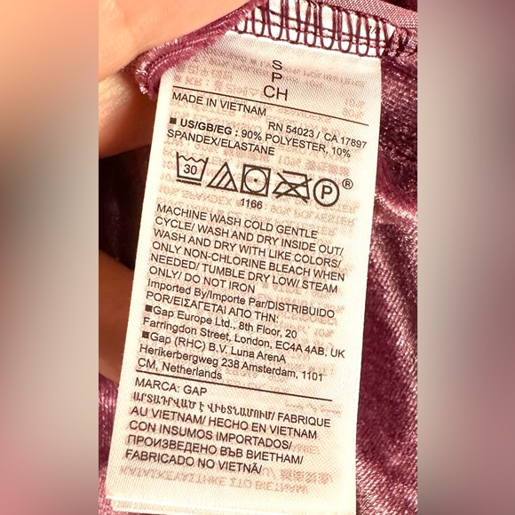 Velour Squareneck Gap Top NWT, Maroon Color, Small, Perfect Condition - Picture 6 of 6